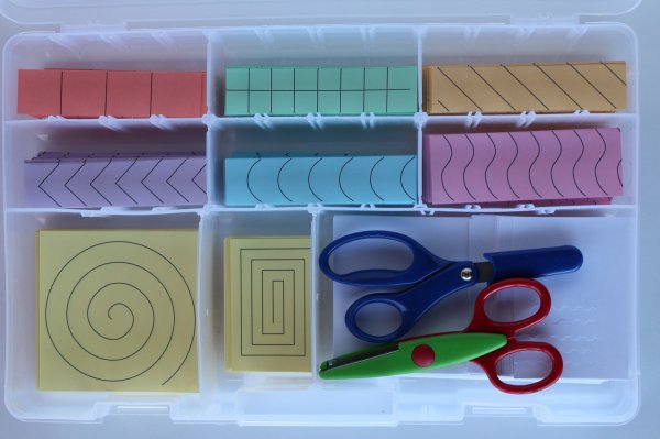 Монтессори тренажер для вырезания ножницами