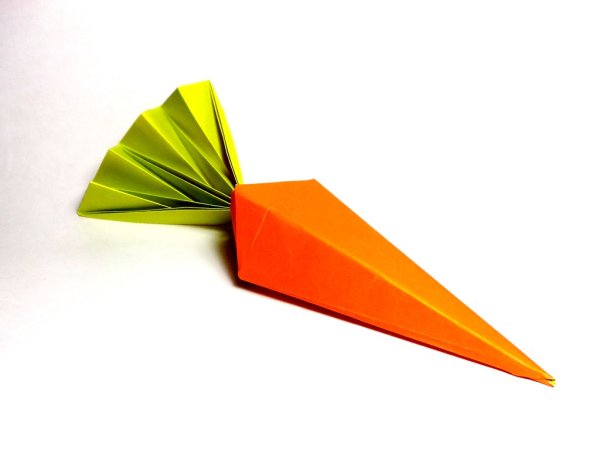 Объемная морковка из бумаги