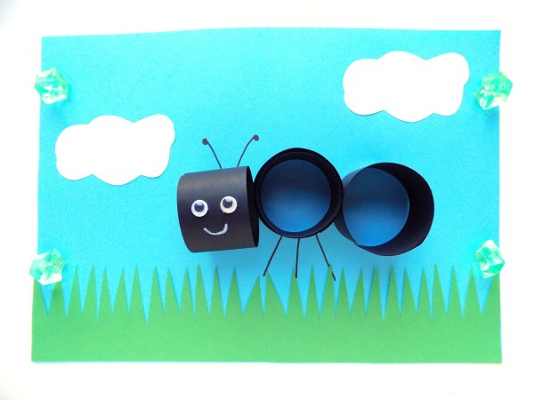 Муравей из цветной бумаги