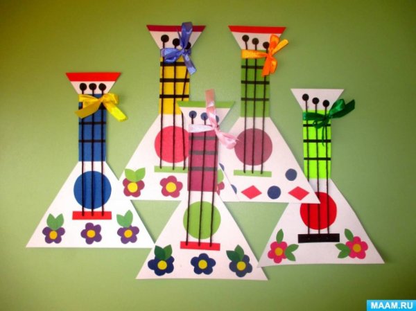 Балалайка из картона