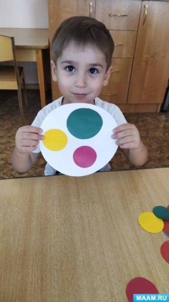 Аппликация большие и маленькие мячи