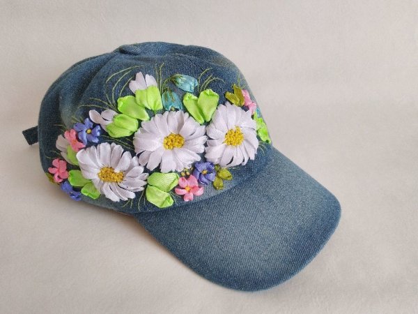 Вышивка на кепке