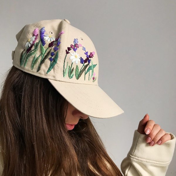 Вышивка на кепке