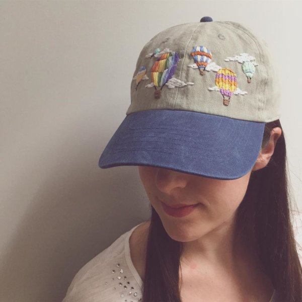 Кепки расшитые вручную