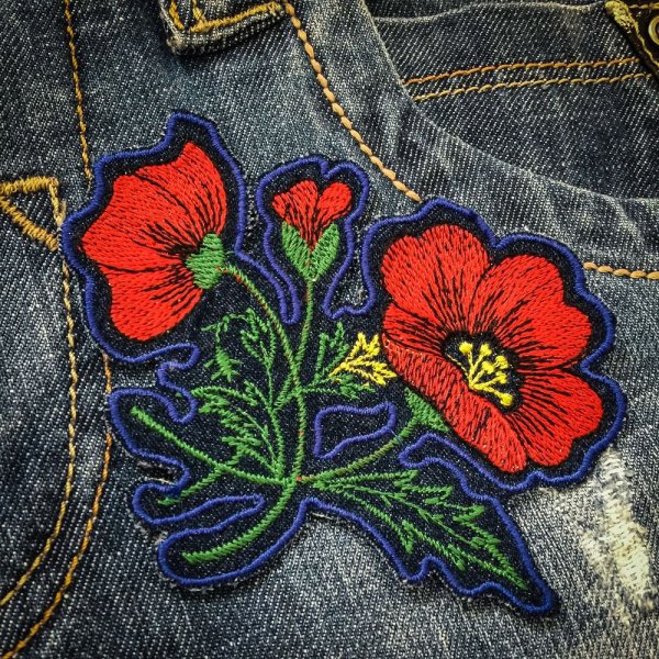 Вышивка на джинсовой ткани