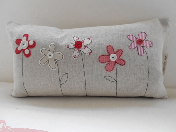 Аппликация на диванную подушку