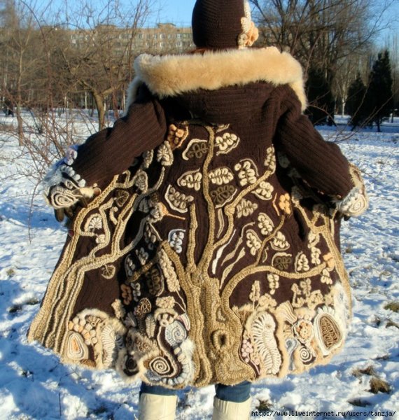 Пальто в технике фриформ