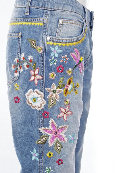 Вышивка на джинсе