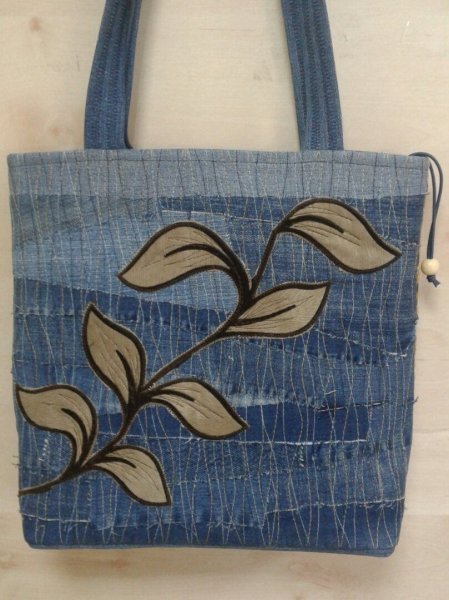 Сумки из джинсов с аппликацией