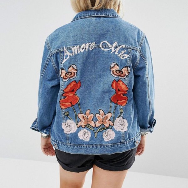 Джинсовка с аппликацией