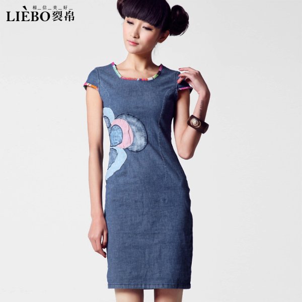 Платье из джинсовой ткани