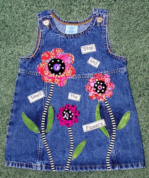 Платье для девочки из старых джинсов