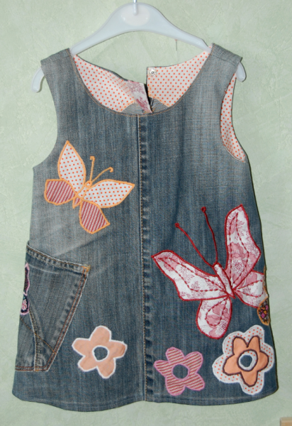 Сарафан для девочки из старых джинсов