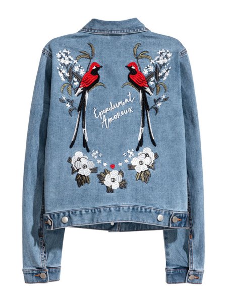 Вышивка на джинсовой куртке