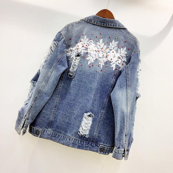Расшитые джинсовые куртки
