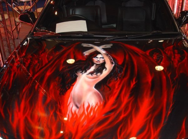 Аэрография на машине