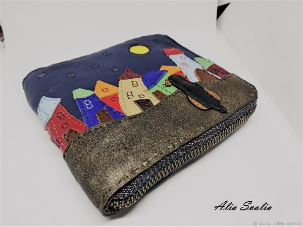 Аппликация на кожаный диван