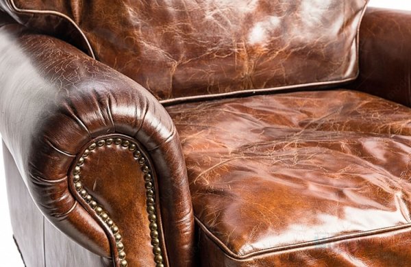 Кресло кожаное