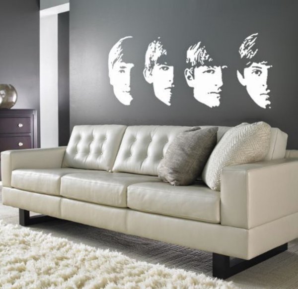 Картины над диваном