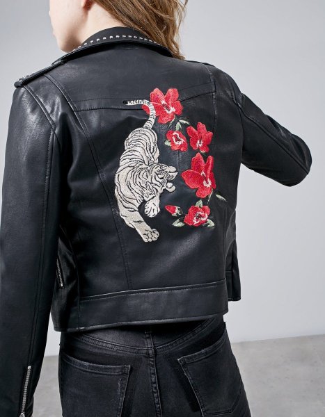 Кожаная косуха с вышивкой