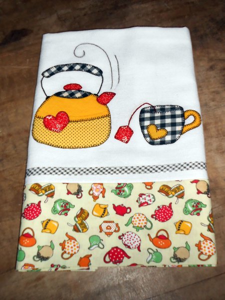 Аппликации на кухонных полотенцах из ткани