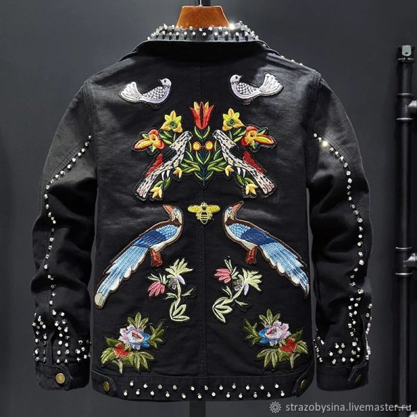 Вышивка на куртке
