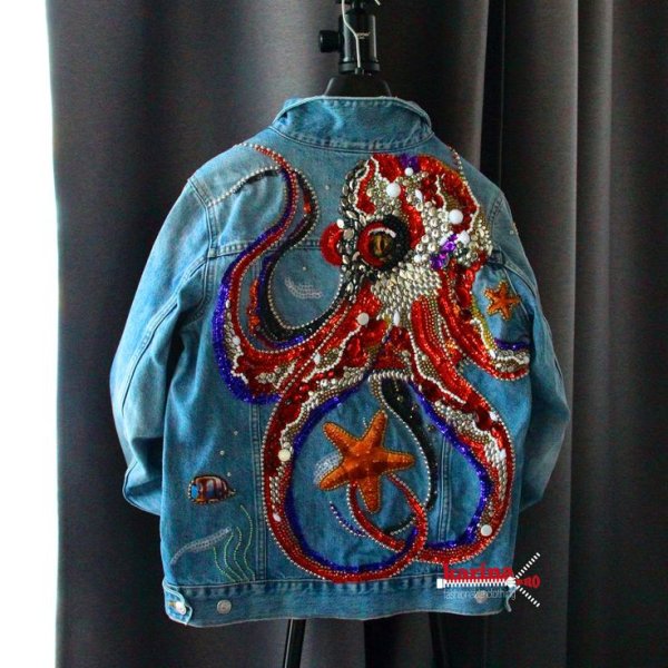 Вышивка на куртке