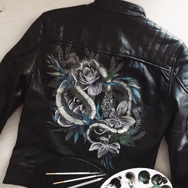 Расписанные кожаные куртки женские