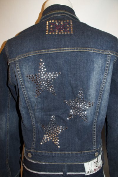 Джинсовый пиджак со стразами
