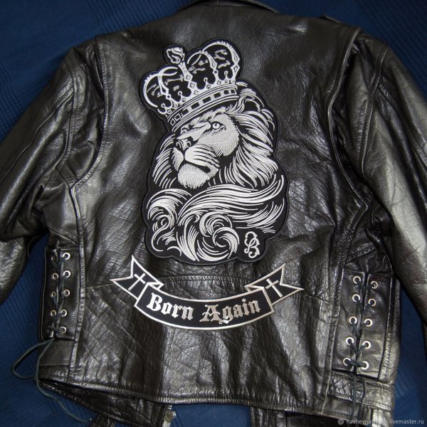 Вышивка на кожаной куртке