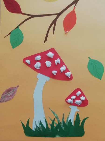 Аппликация «на Лесной полянке выросли грибы» т.с. Комарова. Стр 30