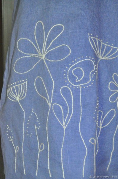 Льняное платье с ручной вышивкой