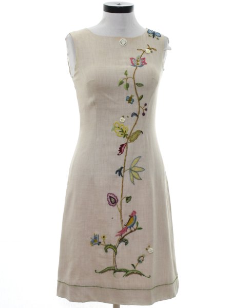 Вышитые льняные платья