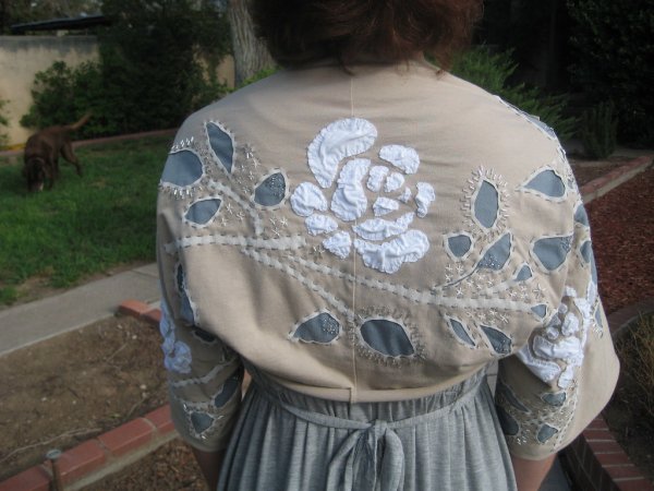 Прорезная вышивка в одежде