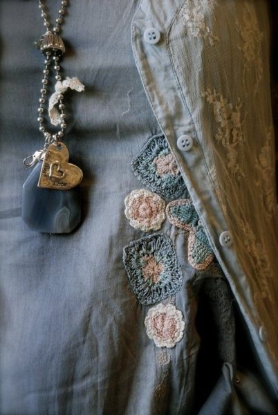 Аппликации на одежду в стиле бохо