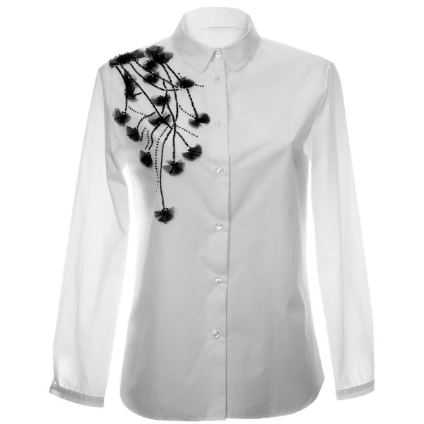 Украшение к белой блузке