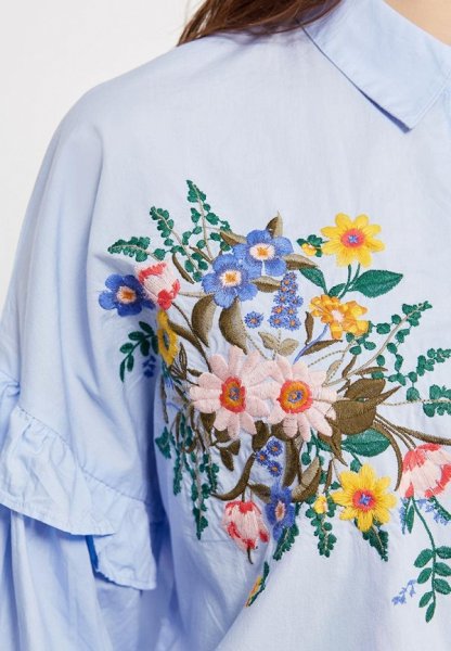 Рубашка женская голубая с вышивкой