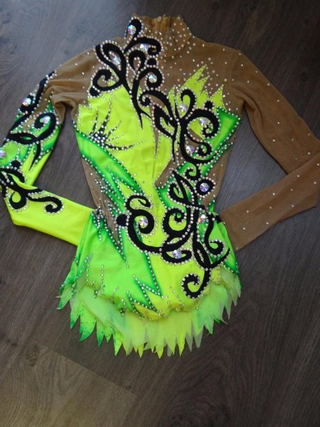 Костюмы для художественной гимнастики