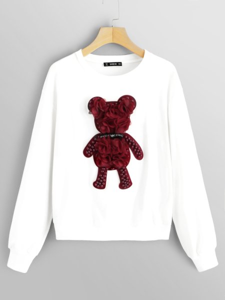 Свитер с аппликацией женский