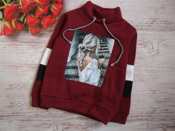 Толстовка с аппликацией на груди в виде Рубина