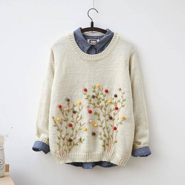 Джемпер с вышивкой