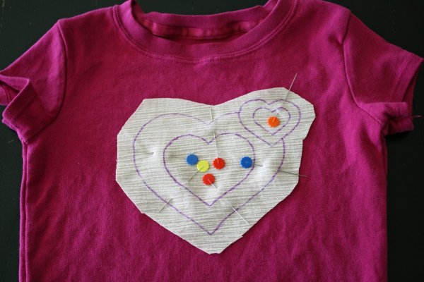 Аппликация на футболке