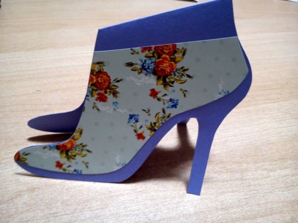 Открытка в форме туфельки