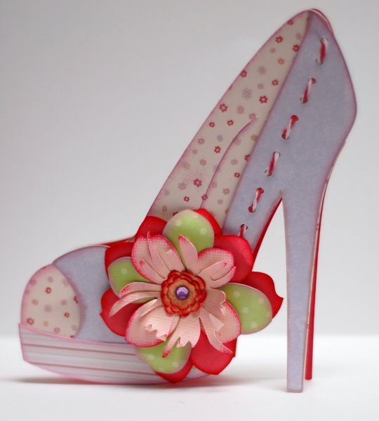 Туфелька из картона с цветами