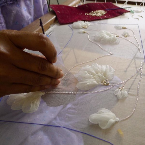 Вышивка на органзе бисером