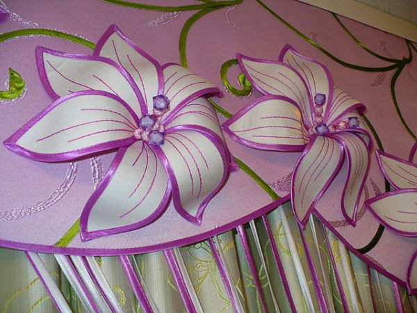 Ламбрекен с аппликацией