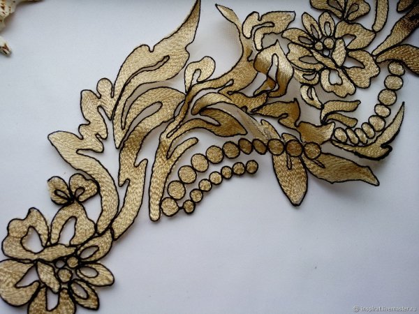 Аппликация на сетке