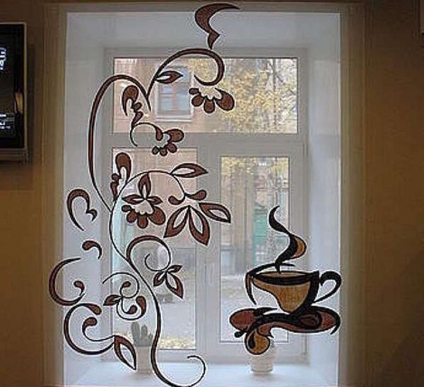 Ажурный ламбрекен с кофейными шторами