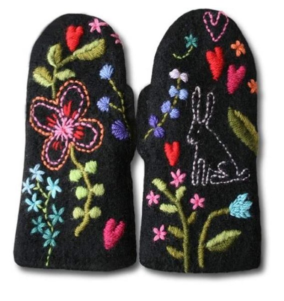 Вышивка шерстью на варежках
