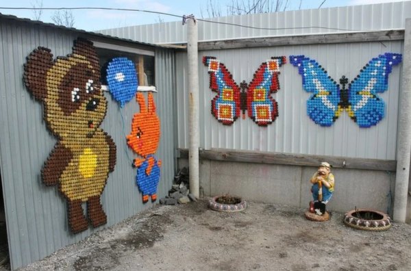 Мозаика из бутылочных крышек